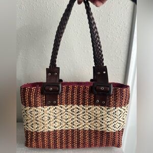 Elegant Woven Straw Vacation Handbag - Red and Brown